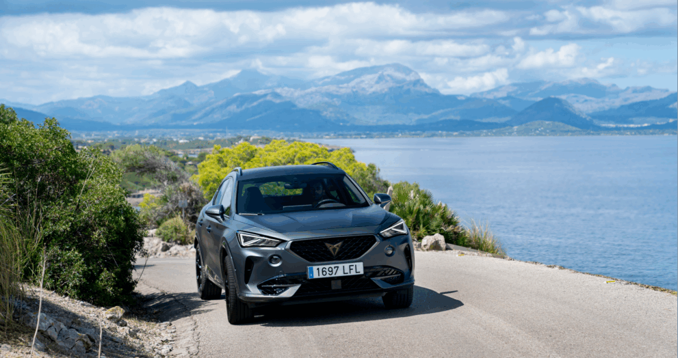 cupra-formentor-faehrt