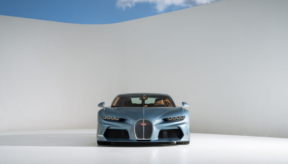 bugatti-chiron-frontansicht-weisser-hintergrund